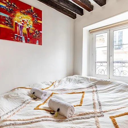 Apartment Guestready - Exposed Beams Flat Near Le Marais